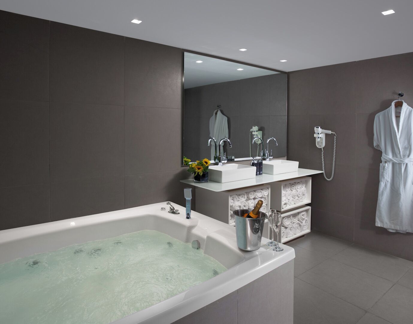 Photo - Sea Executive Suites