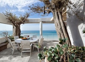 Panoramic Penthouse | In-room safe, blackout drapes, soundproofing, iron/ironing board