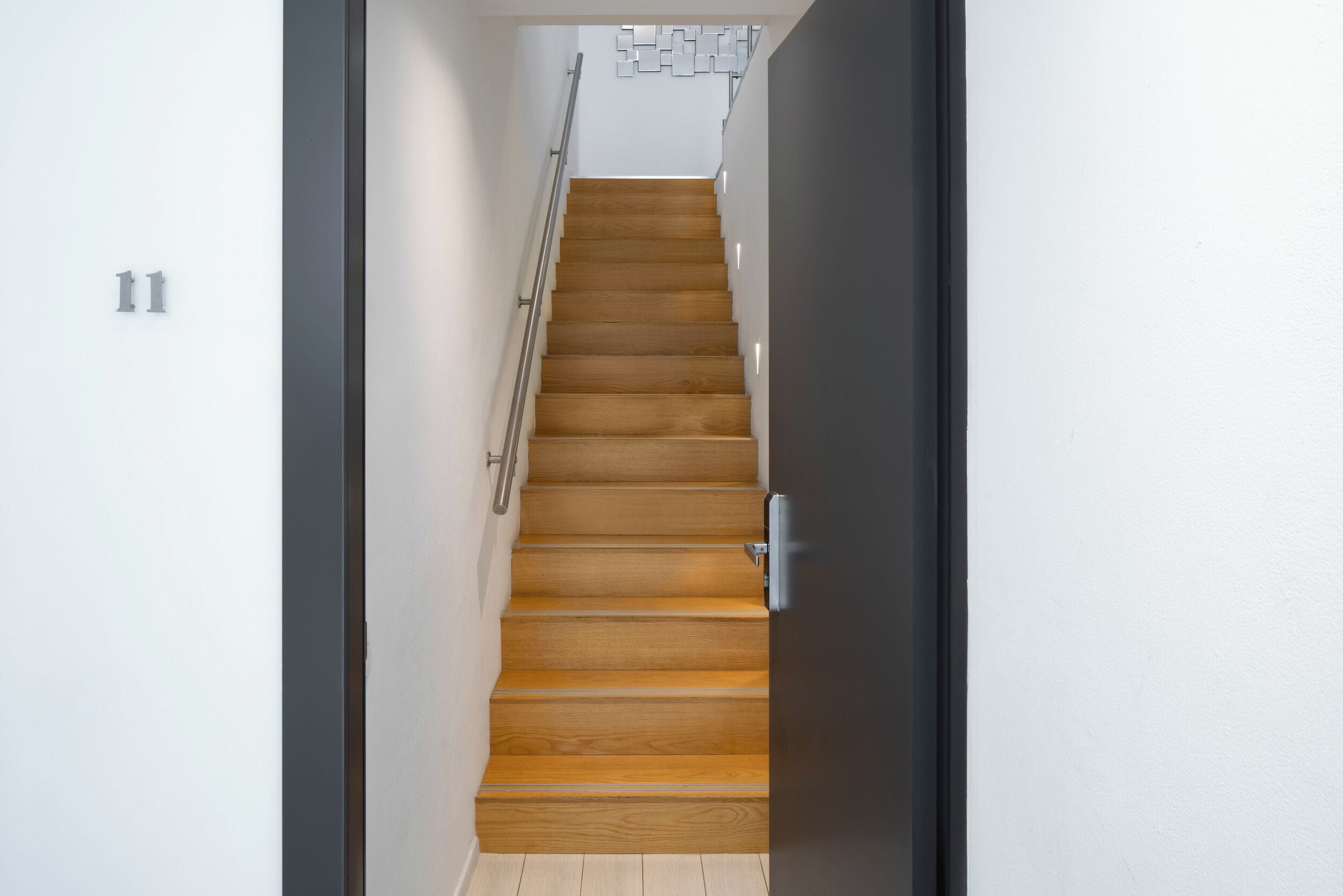 business apartment, private entrance (with staircase), 1 bedroom, jet tub, city view | 1 bedroom, hypo-allergenic bedding, in-room safe, blackout curtains