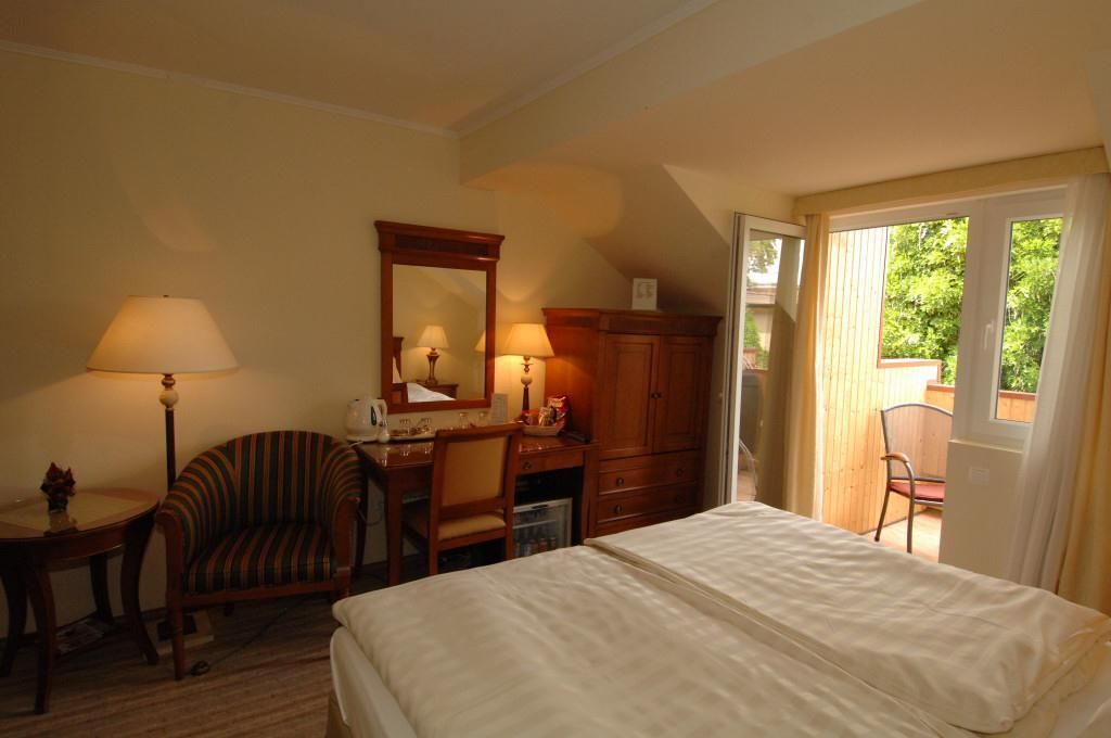 minibar, in-room safe, desk, iron/ironing board