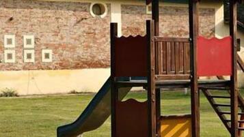 Area giochi per bambini (all'aperto)