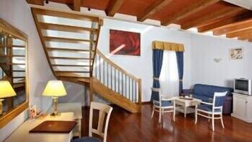 Junior Suite | Living room | TV