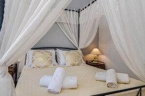 Double or Twin Room | Soundproofing, rollaway beds, free WiFi, bed sheets - Stavros Villas (Santorini)