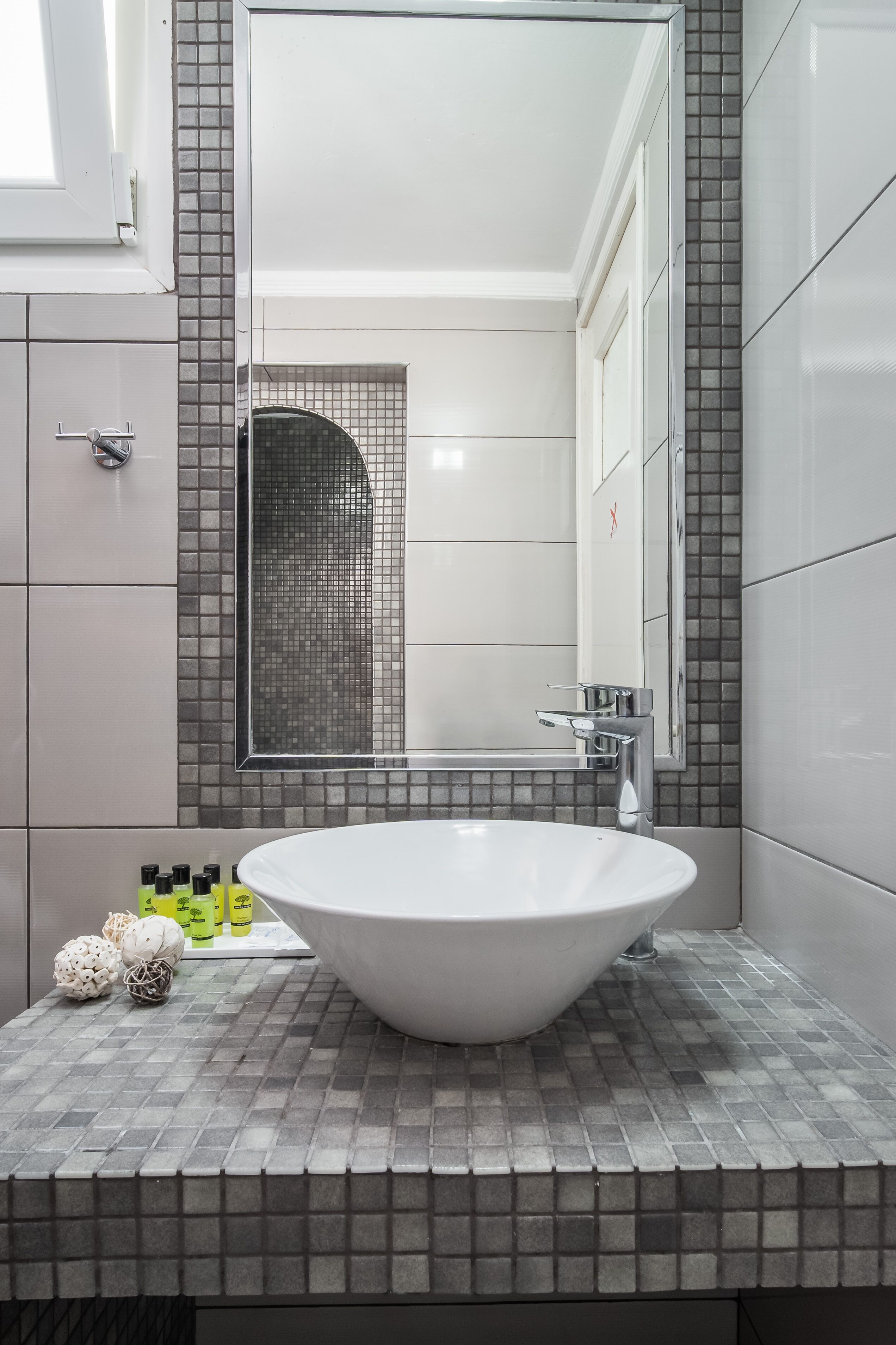 triple room | bathroom sink