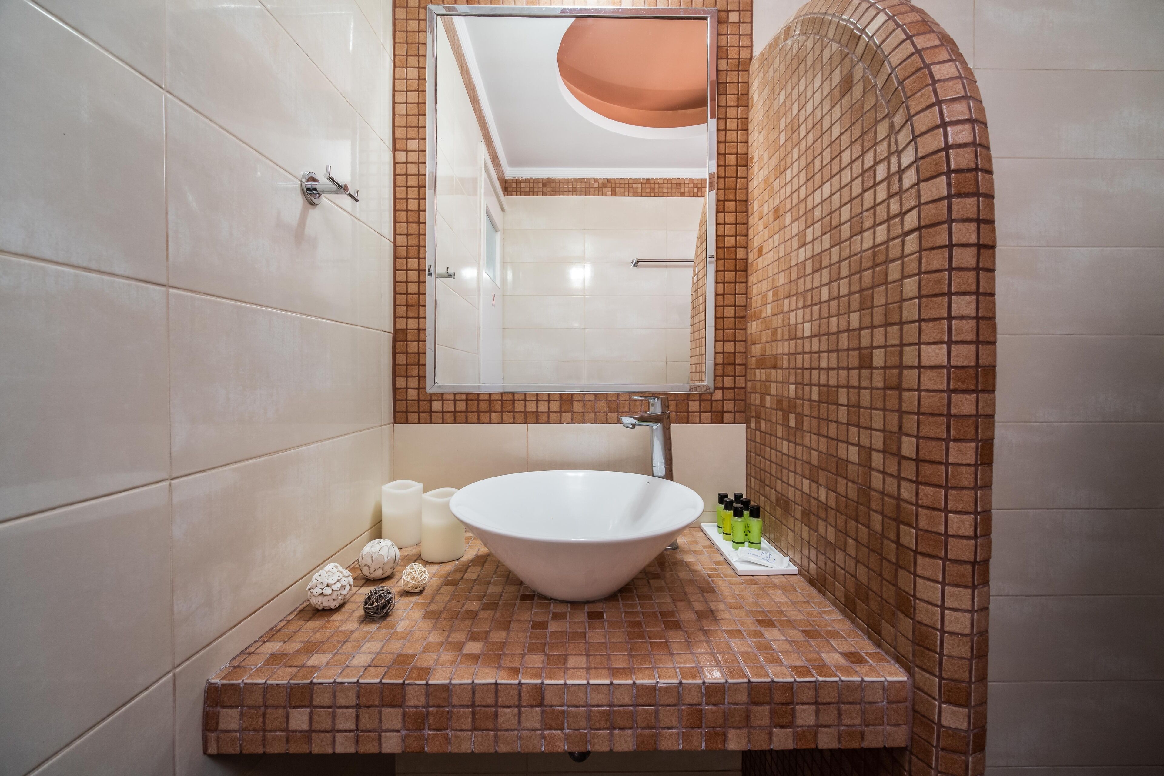 quadruple room | bathroom | hair dryer, towels