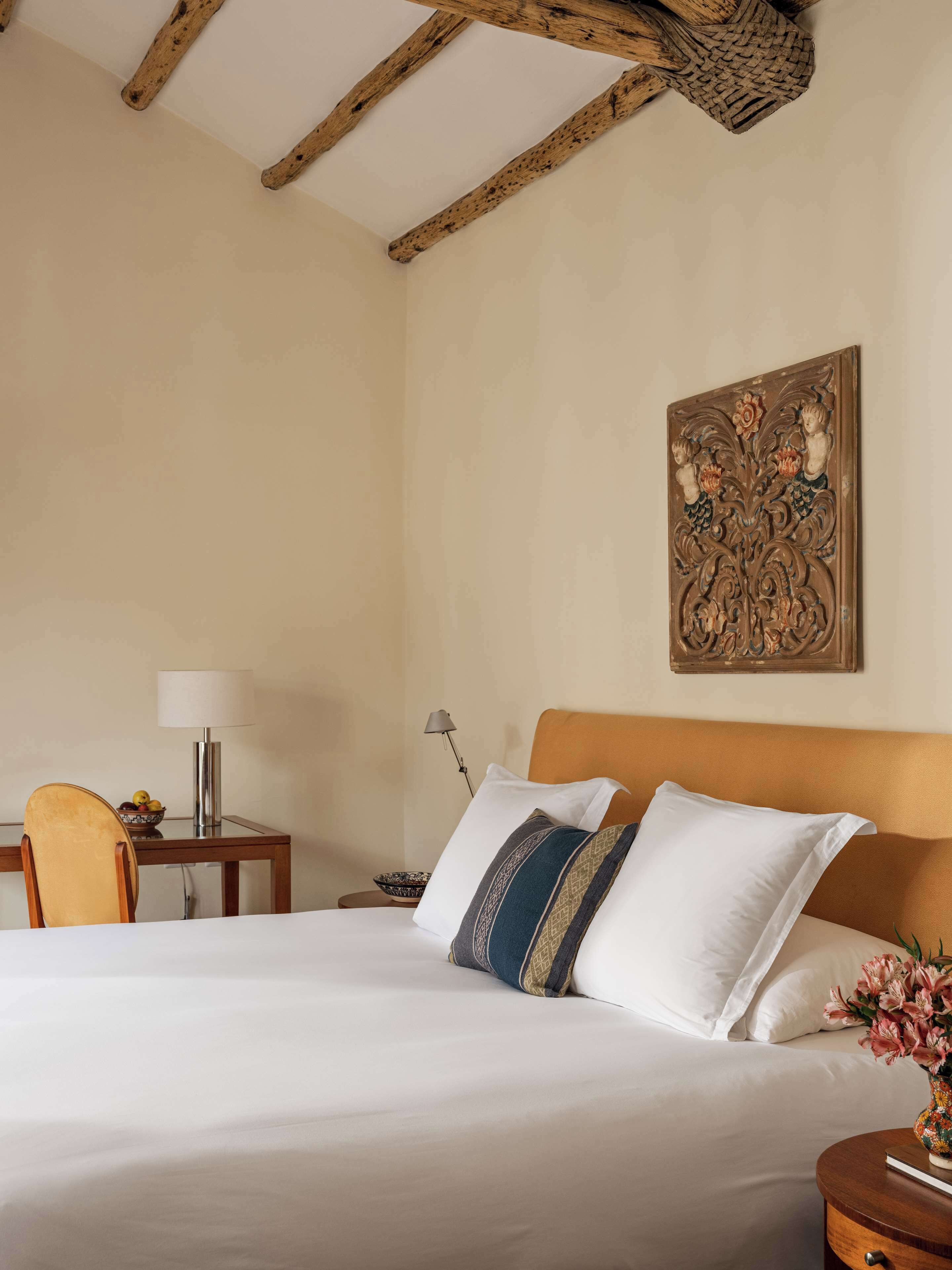 Premium bedding, down comforters, minibar, in-room safe