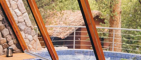 Sauna, steam room, body treatments, hydrotherapy, aromatherapy