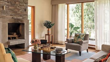 Villa (Q'inti) | Premium bedding, down comforters, minibar, in-room safe