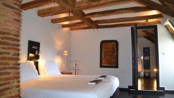 Habitación doble de lujo | 1 habitación, caja de seguridad en la habitación y muebles diferentes