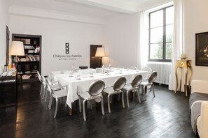 Meeting facility