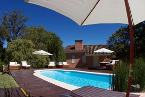 Outdoor pool - Red Wind B&B (Punta del Este)