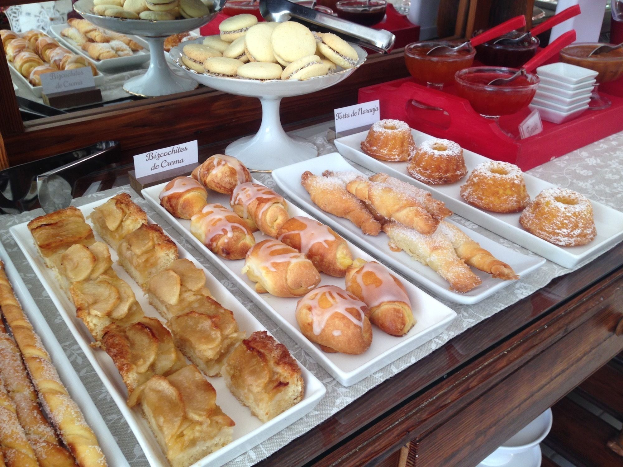 free buffet breakfast