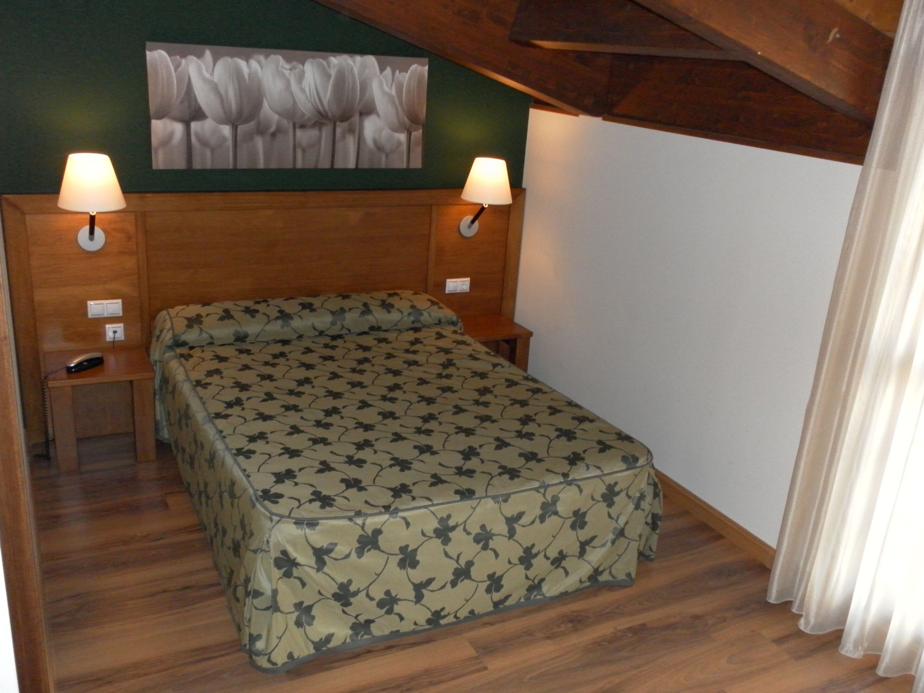 superior double room, 1 double bed | desk, soundproofing, free wifi, bed sheets