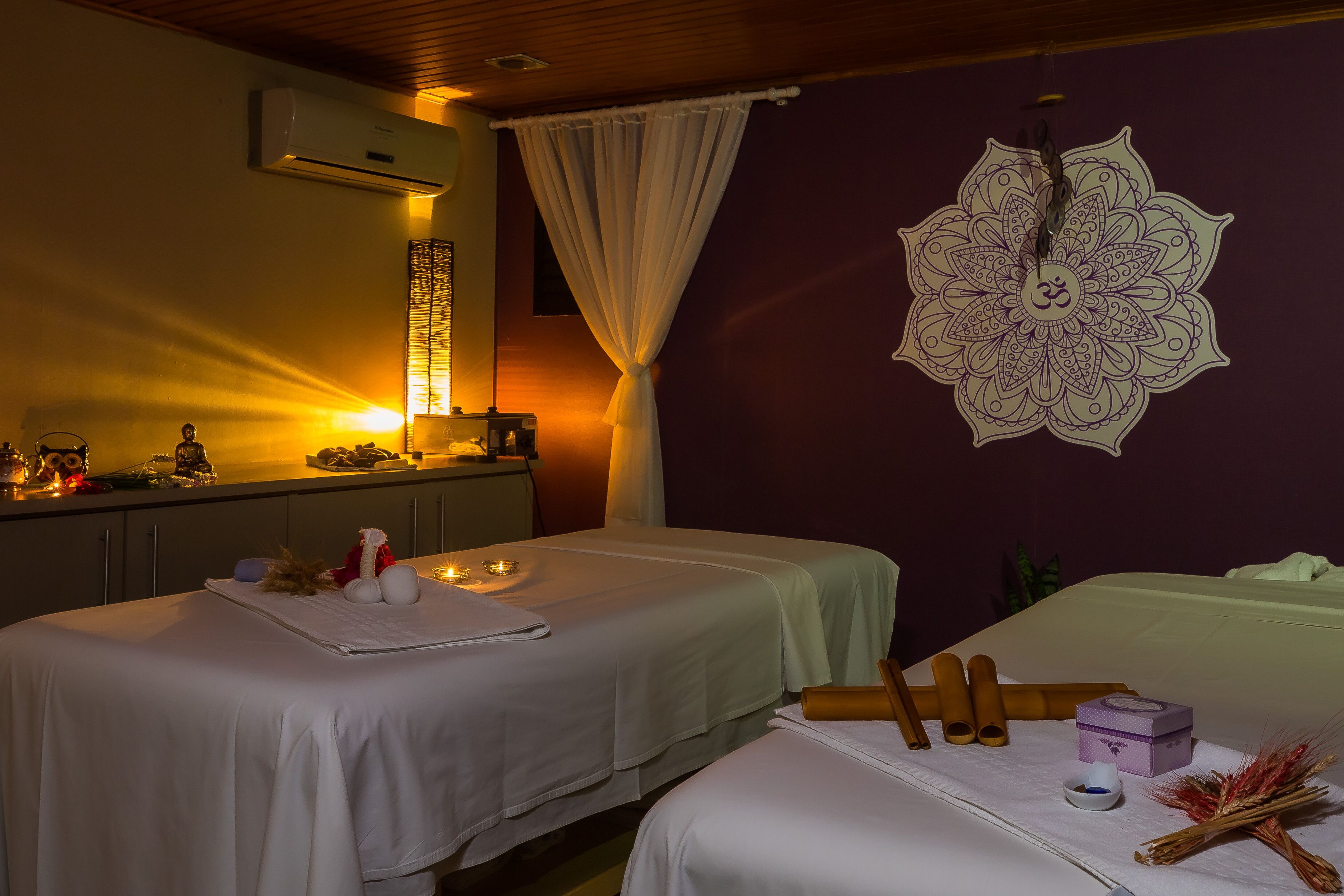 Masajes con piedras calientes, masajes de tejido profundo, masajes