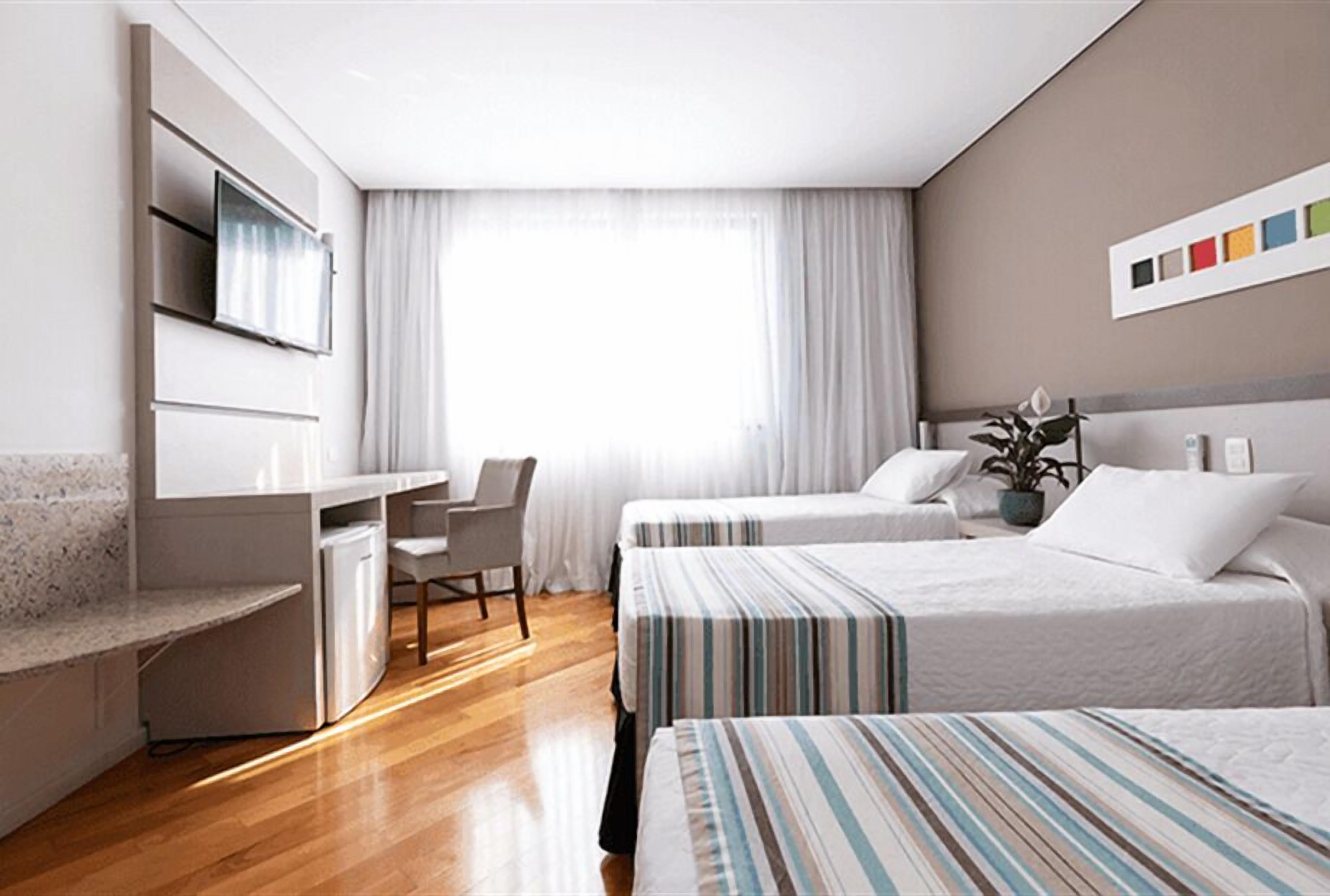 Super Luxo, Triplo Solteiro