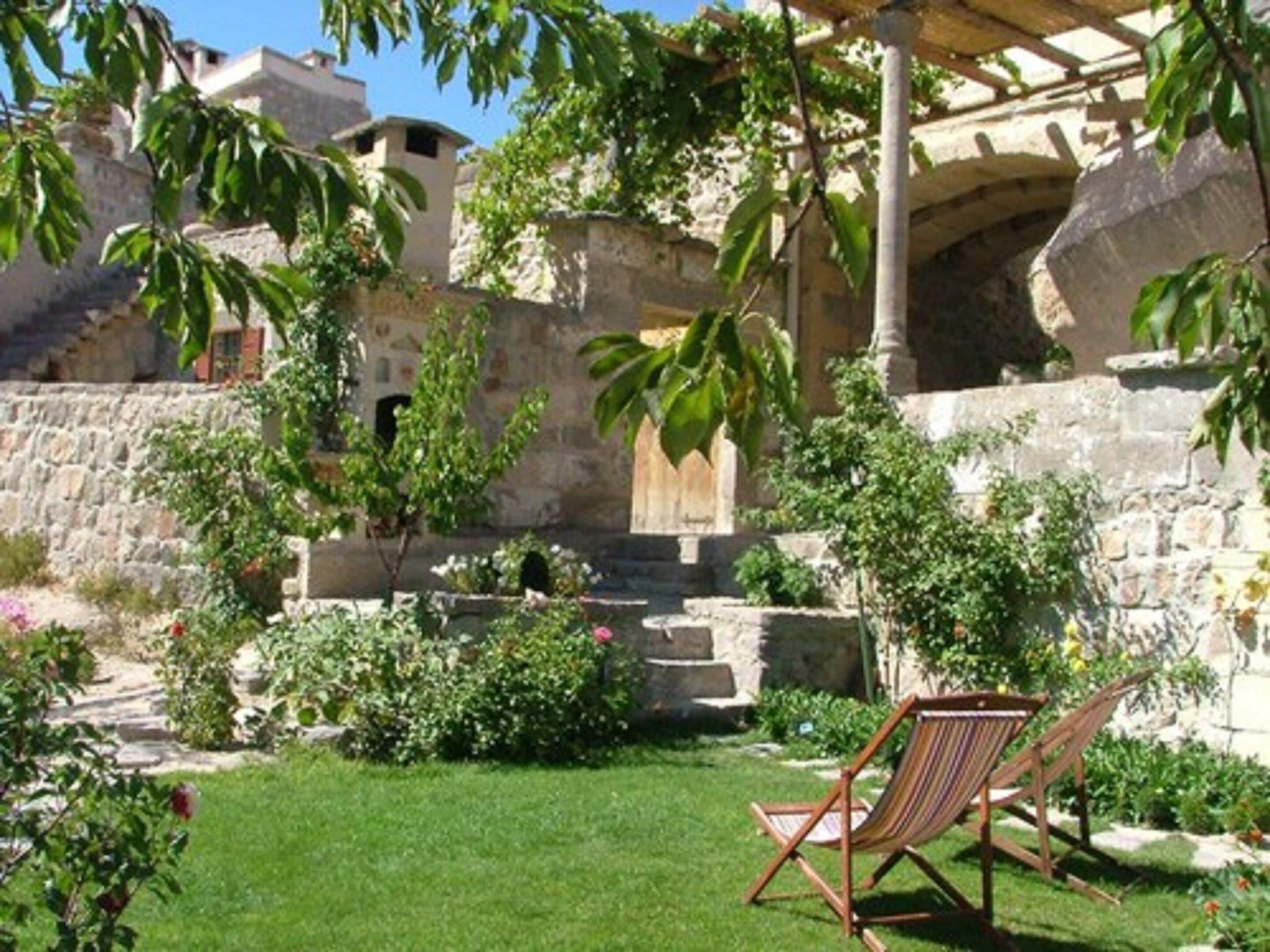 romantic studio, 1 double bed, patio, valley view | terrace/patio