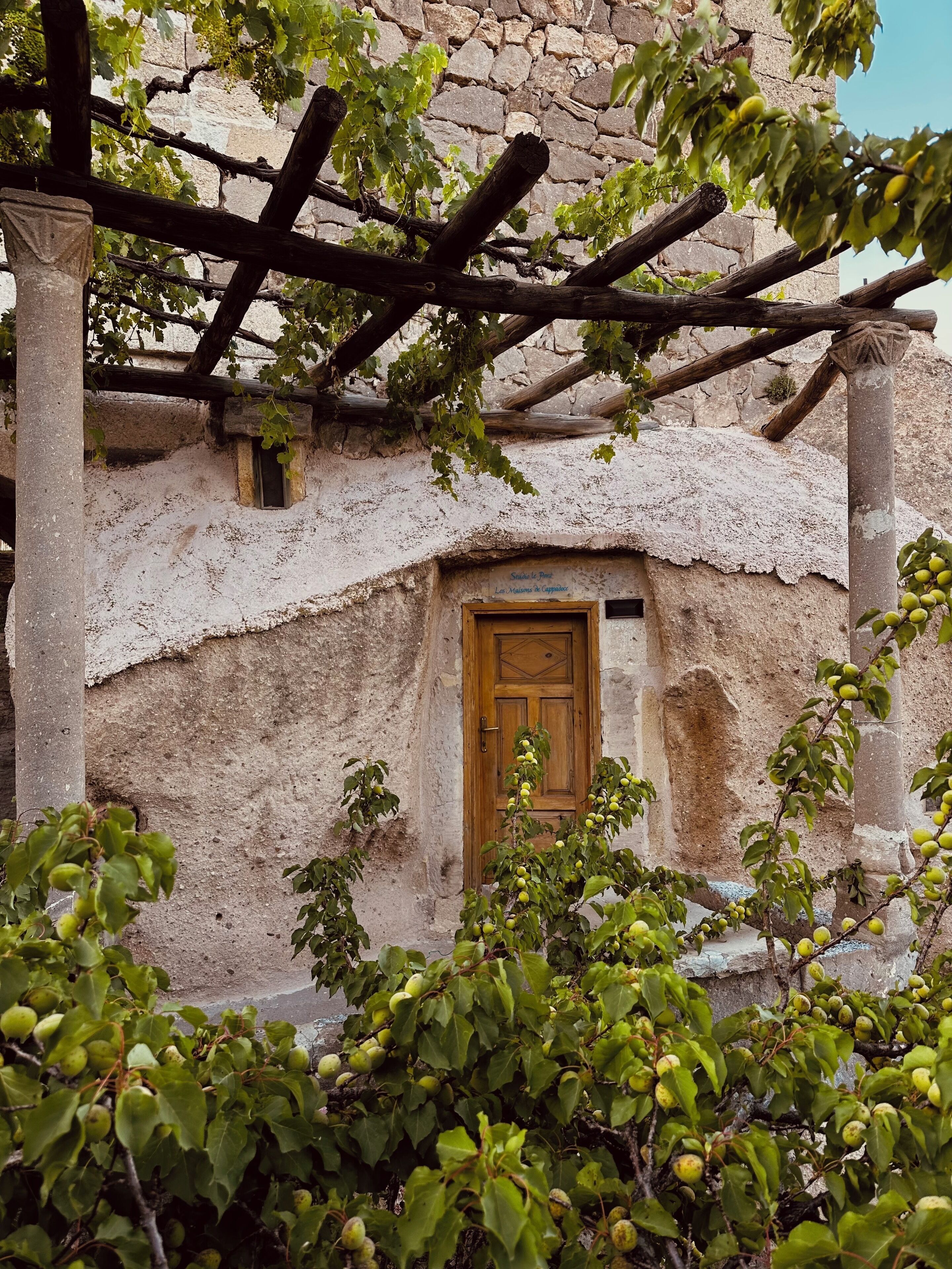 romantic studio, 1 double bed, patio, valley view | garden view