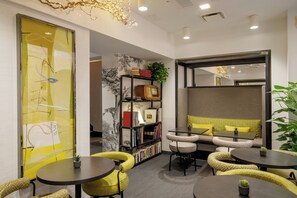 Sala de estar en el lobby