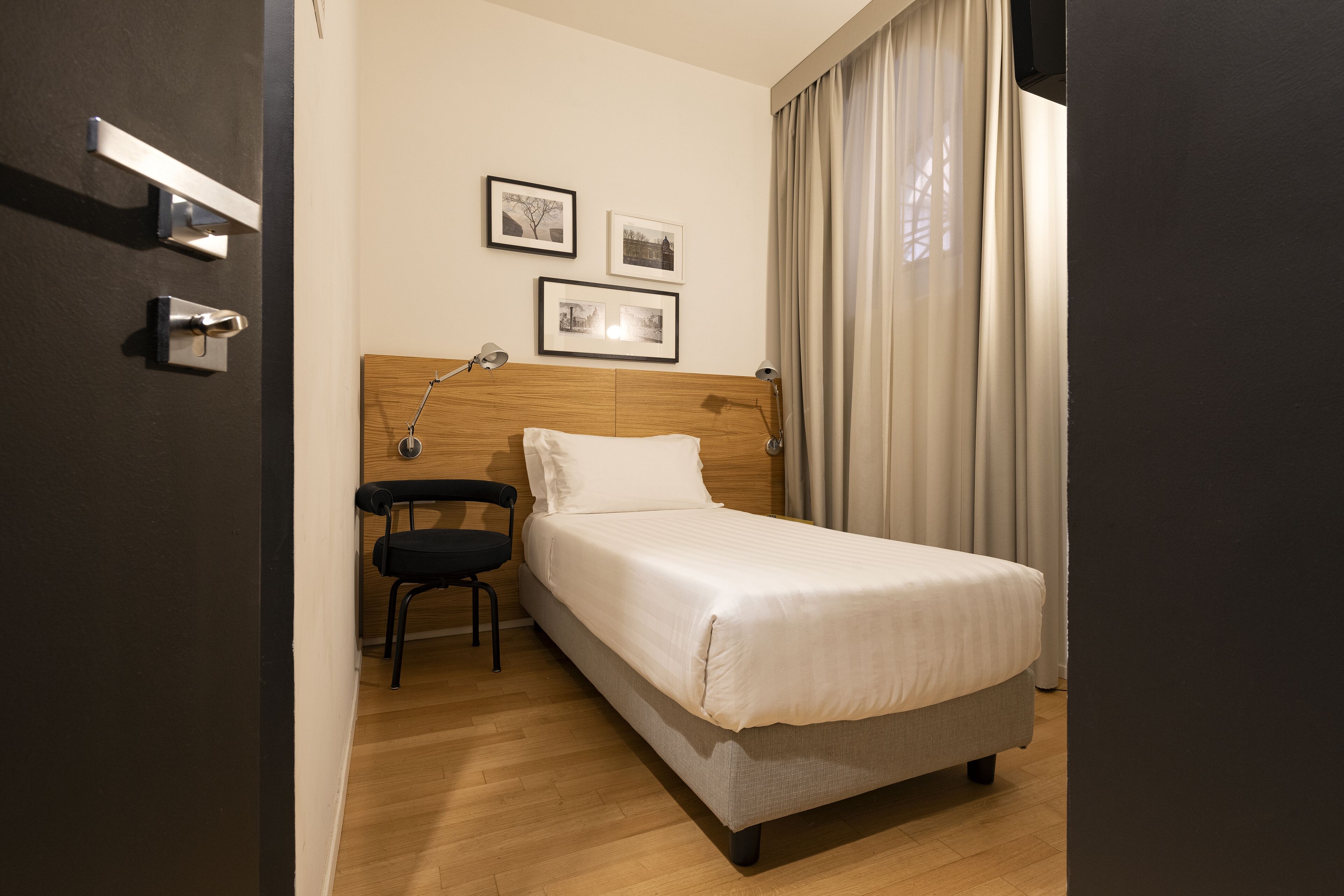 Single Room, Ground Floor | Down comforters, Select Comfort beds, minibar (some free items)