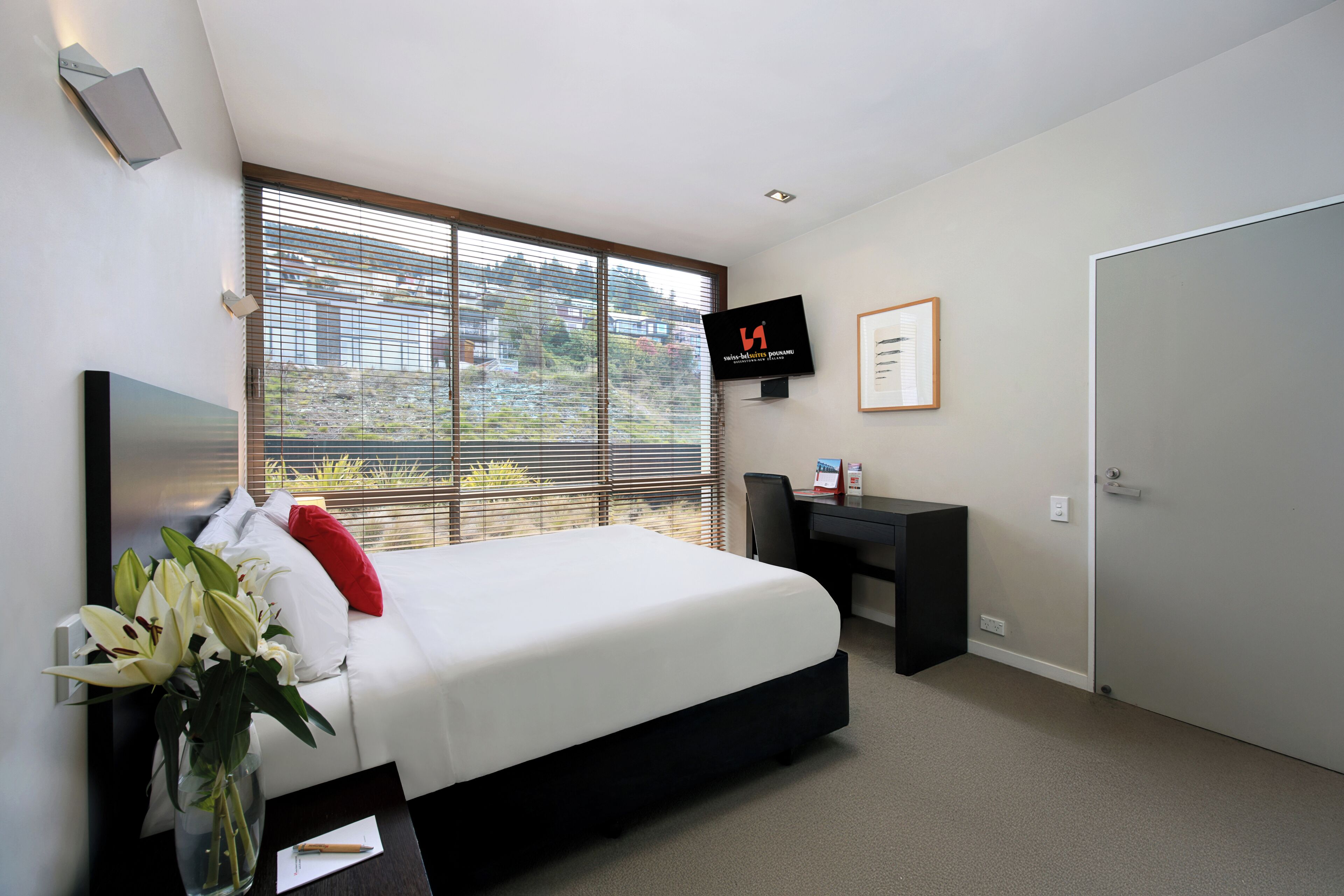 Superior Room King/Twin Bed | Premium bedding, desk, laptop workspace, soundproofing