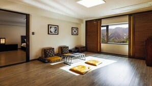 Suite Room, Korean Style