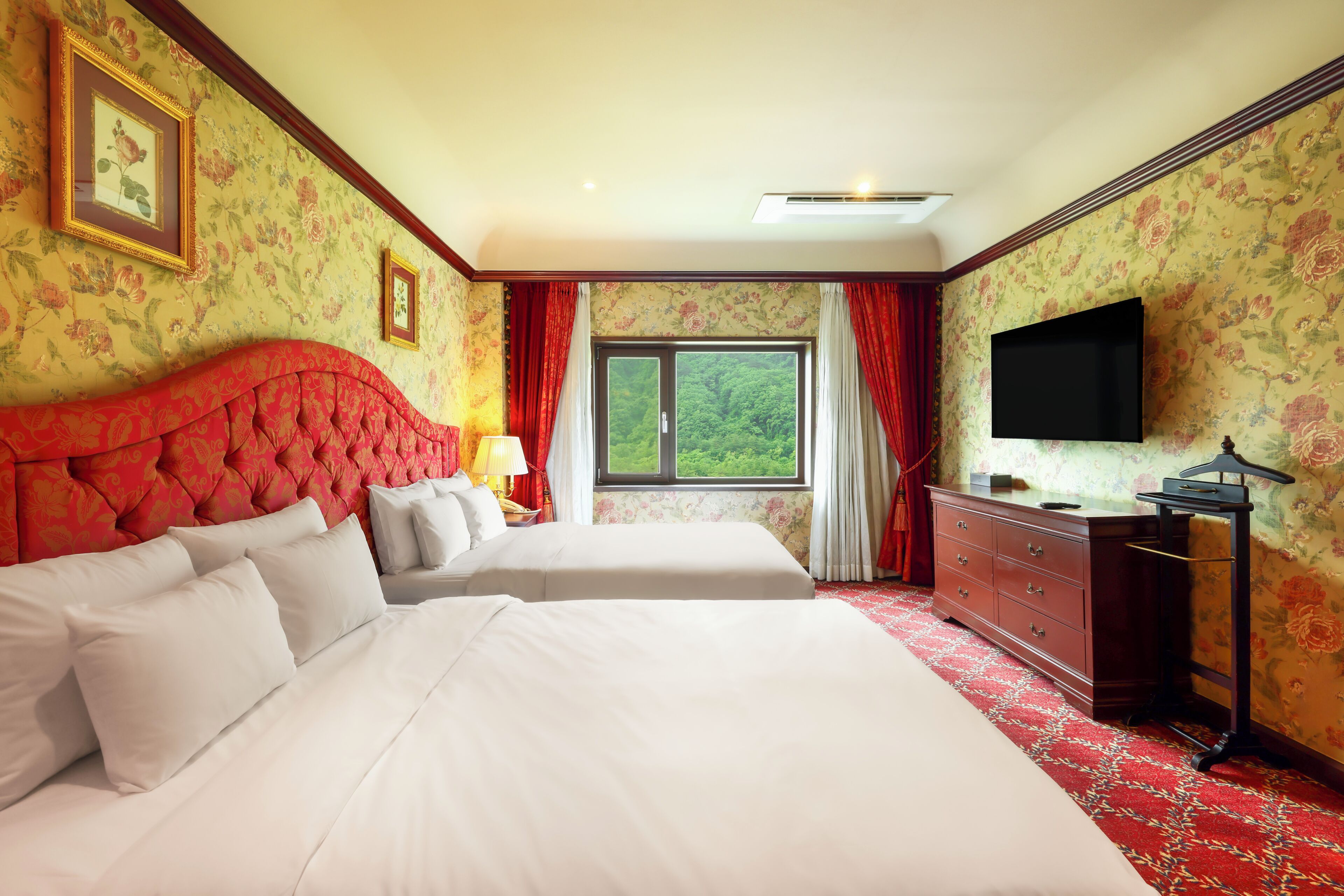 Suite, 2 camas matrimoniales, para no fumadores, vista a la montaña | Ropa de cama de alta calidad, edredón y camas con efecto memoria 