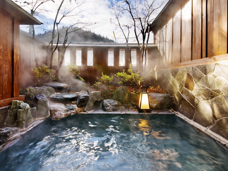 Bain à remous extérieur