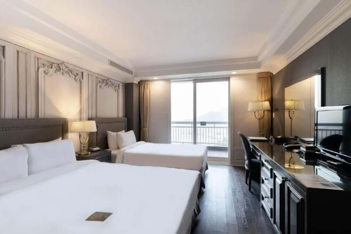 1 bedroom, premium bedding, in-room safe, blackout drapes