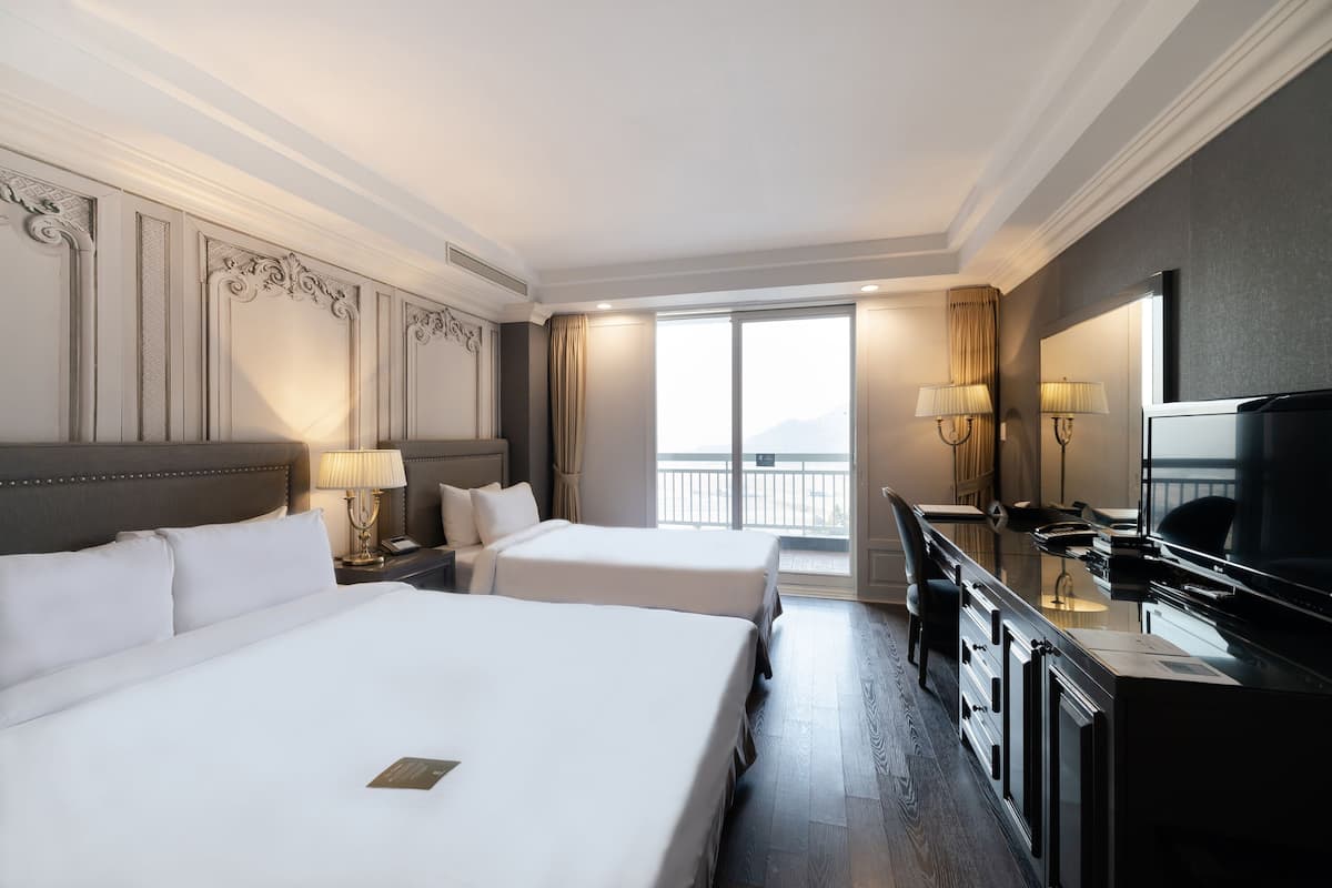 1 bedroom, premium bedding, in-room safe, blackout curtains