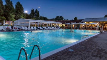 Seasonal outdoor pool, pool umbrellas, pool loungers