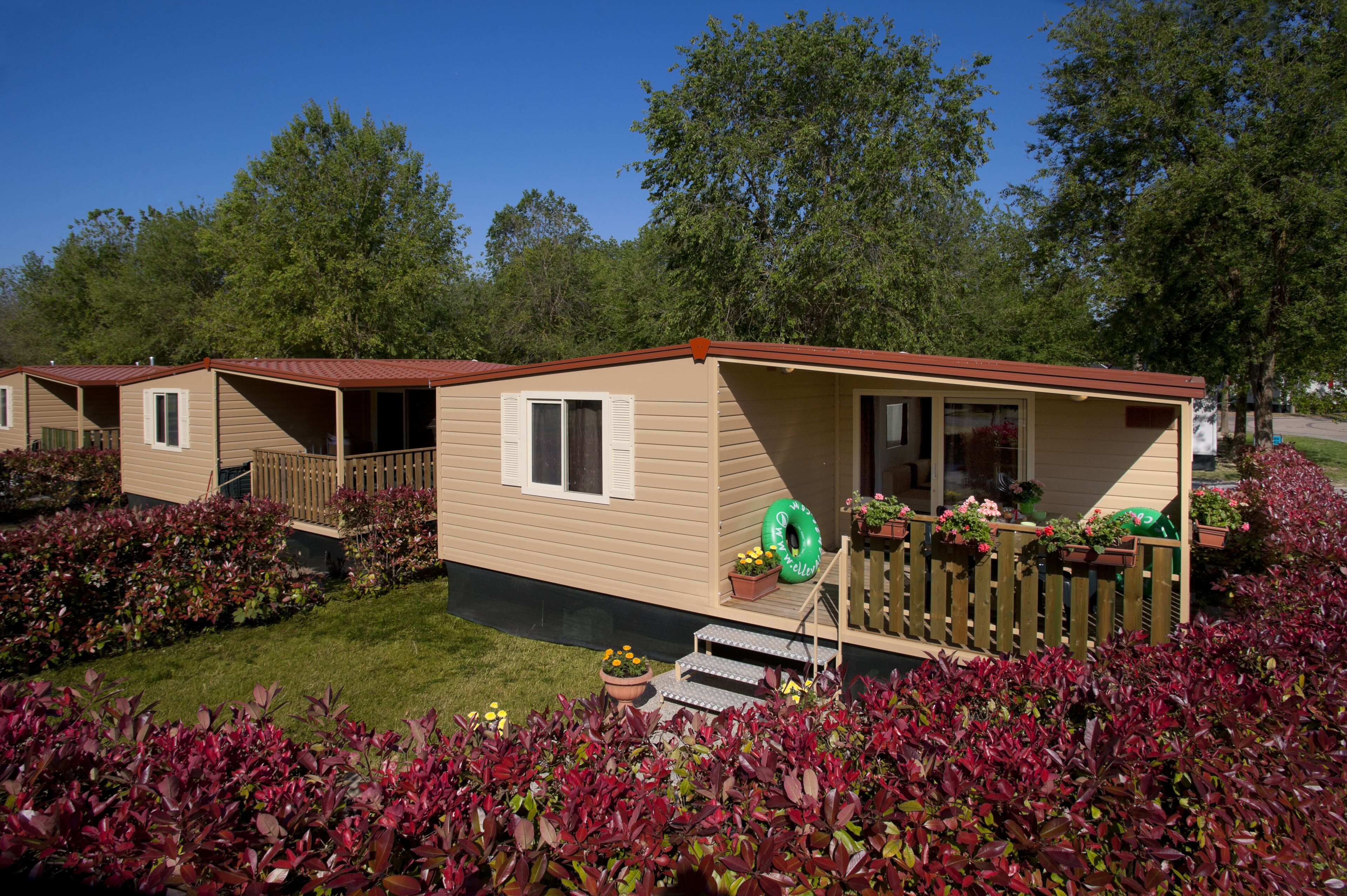 Vista frontal de la propiedad