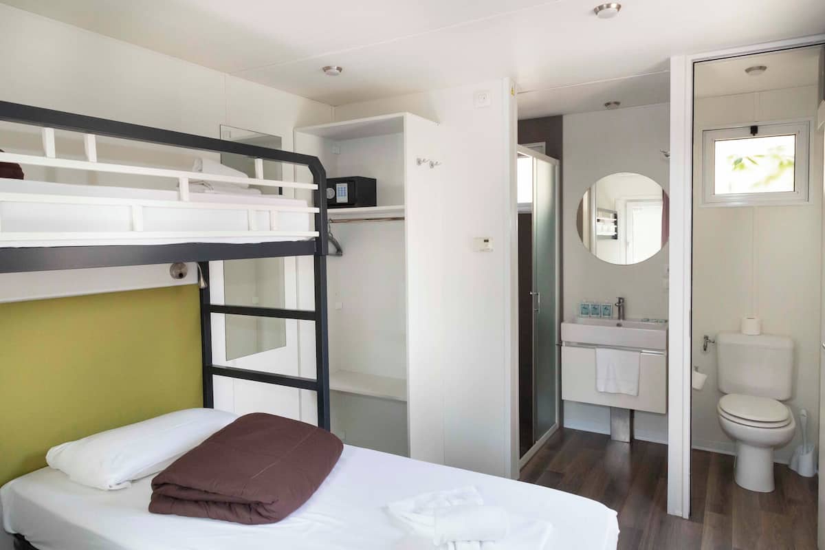 Standaard bungalow | 1 slaapkamer, verduisterende gordijnen, babybedden, gratis wifi
