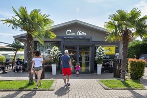 S'hi serveixen esmorzars, sopars i plats de pizza 