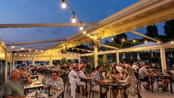 Frühstück und Abendessen, Pizza