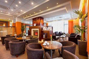 Lobby sitting area - Hotel Tęczowy Młyn (Kielce)