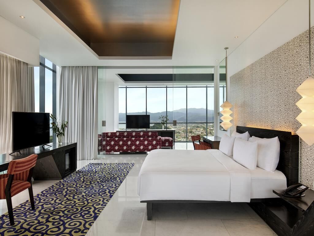 Penthouse, 1 Bedroom, Ocean View | Premium bedding, minibar, in-room safe, desk