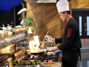 Daily English breakfast (IDR 215000 per person)