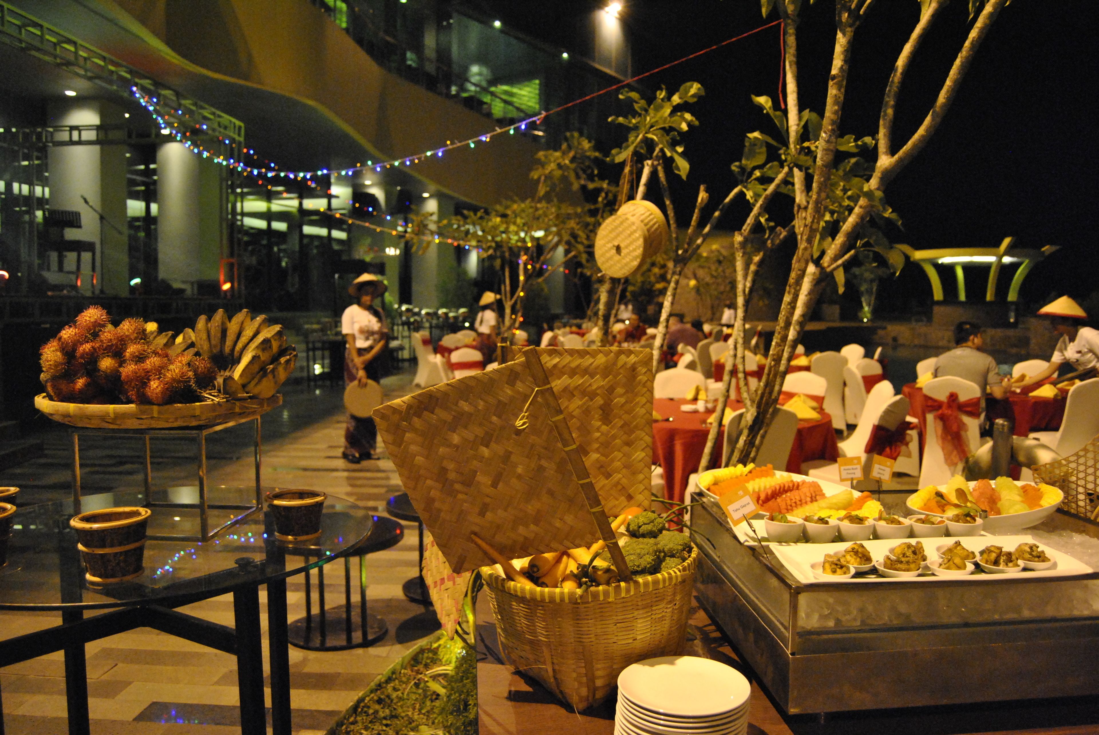 breakfast, lunch, dinner served; pool views