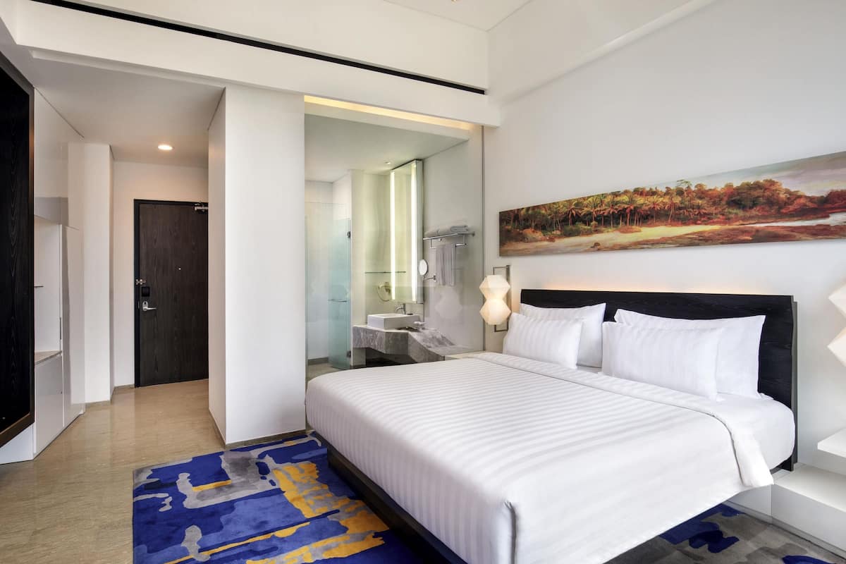 Roupas de cama premium, frigobar, cofres nos quartos, escrivaninha