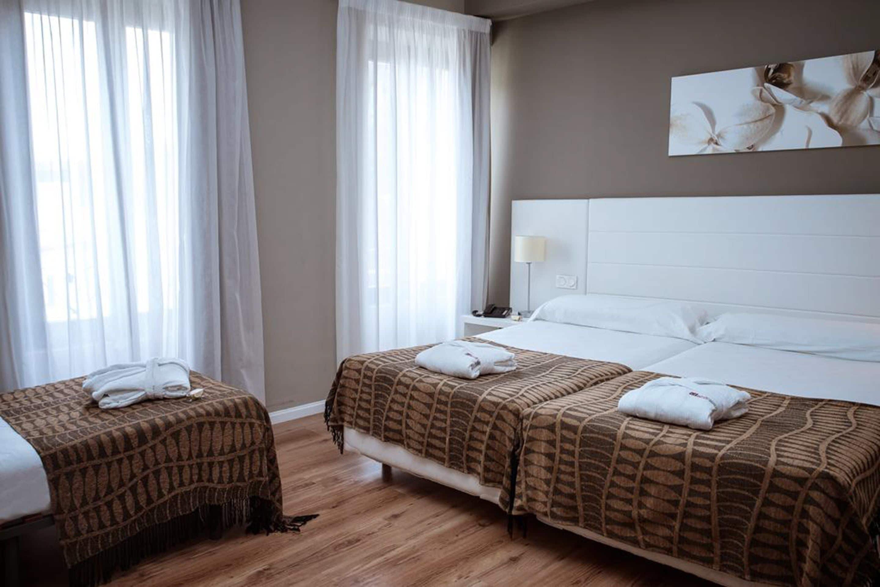 double room | minibar, in-room safe, desk, blackout curtains