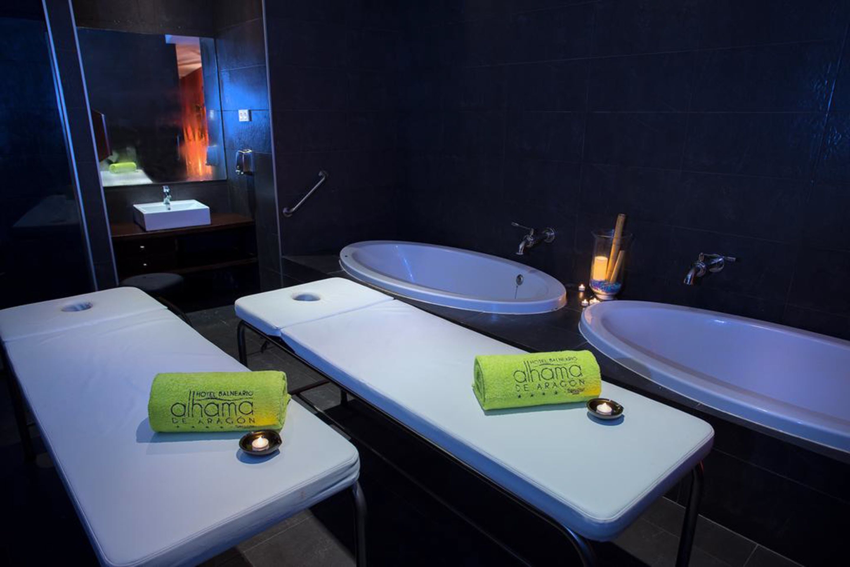 sauna, steam room, body treatments, aromatherapy, hot stone massages