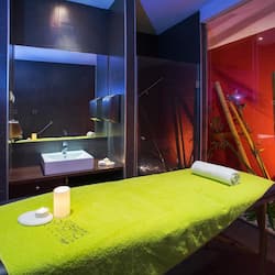 Sauna, steam room, body treatments, aromatherapy, hot stone massages