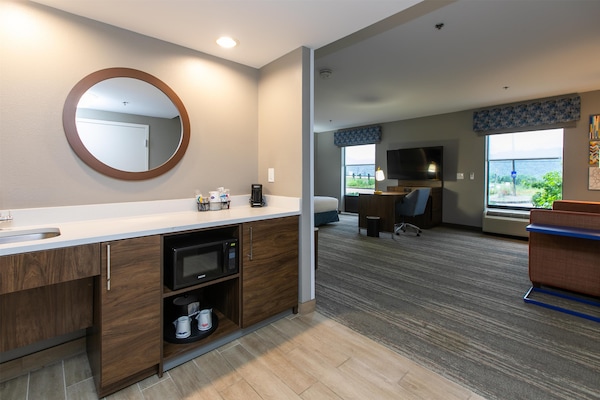 Room, 1 King Bed, Accessible, Non Smoking | Private kitchen | Fridge, coffee/tea maker