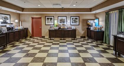 Hampton Inn & Suites Wilder