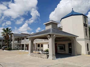 Property entrance - Summit Inn - Houston Medical Center (Houston)