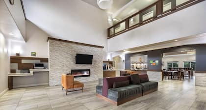 La Quinta Inn & Suites by Wyndham Alvin