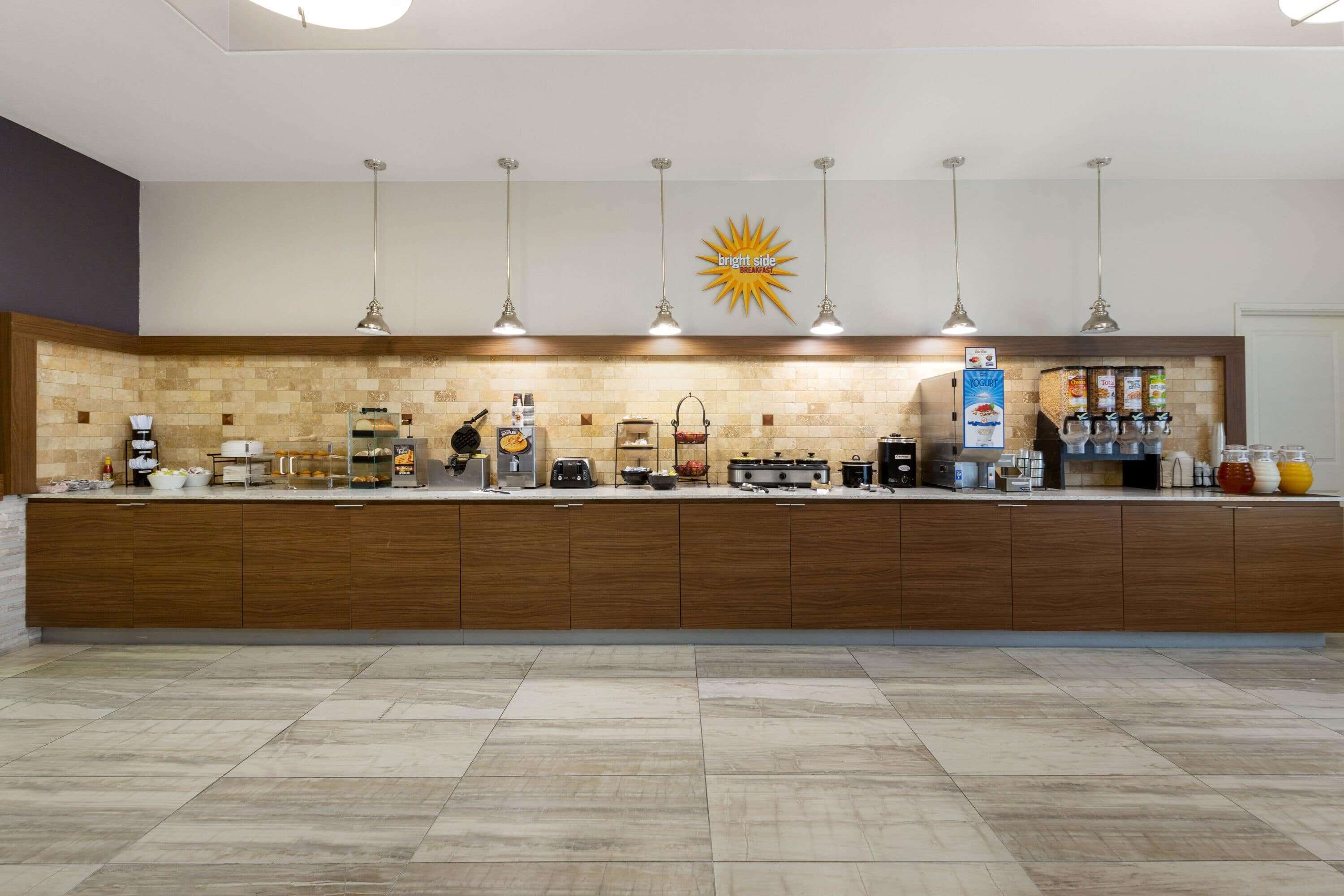 free daily continental breakfast