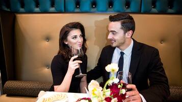 Phục vụ bữa sáng