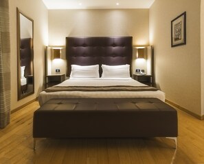 Matrimoniale Comfort | 高級寝具、羽毛の掛け布団、ミニバー、セーフティボックス (室内)