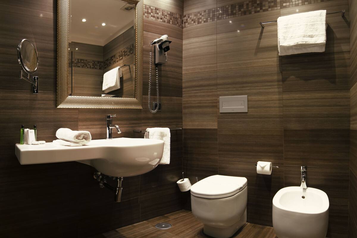 shower, free toiletries, hair dryer, dressing gowns